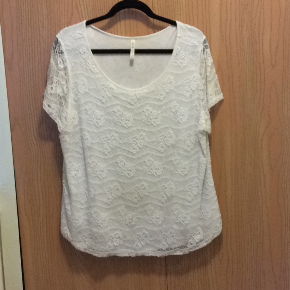Top white Lacey